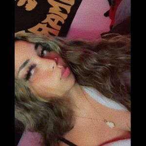 Meet your Posher, Savina